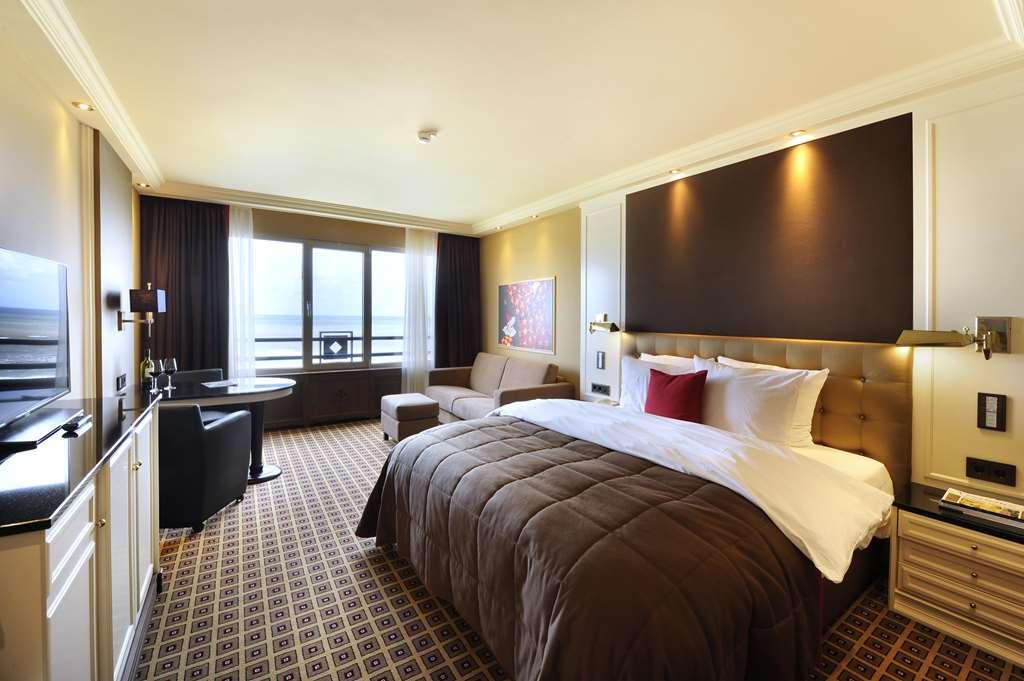 Grand Hotel Huis Ter Duin ノールトウェイク エクステリア 写真 A room at the hotel