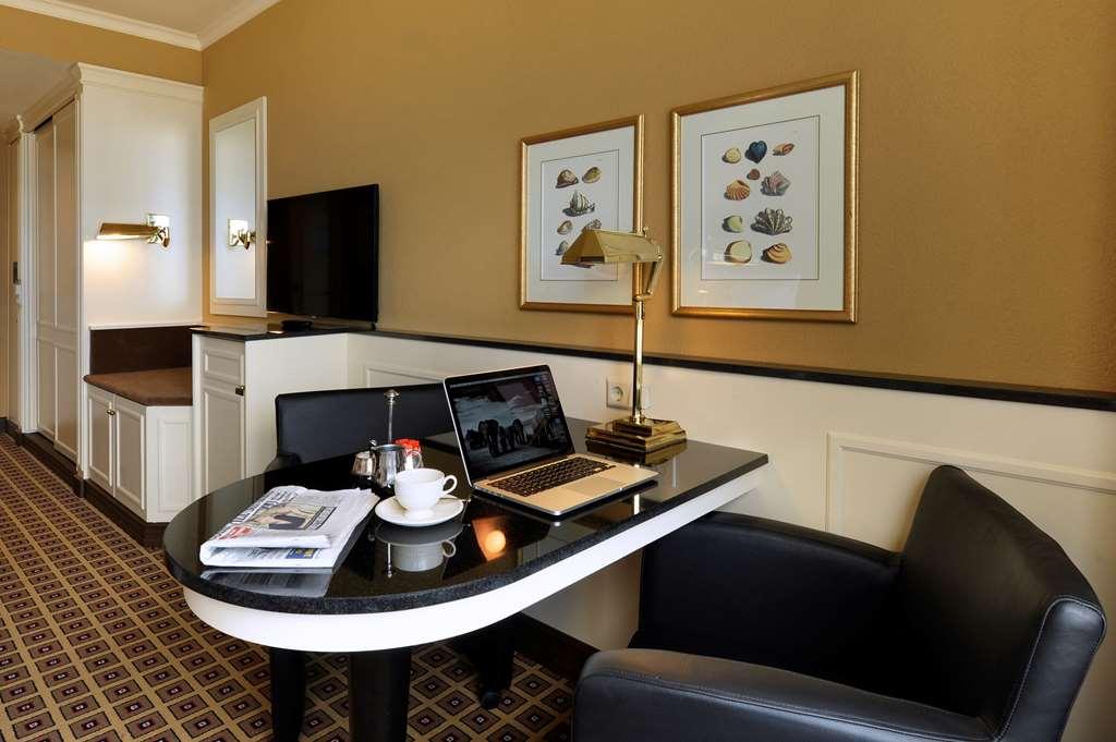 Grand Hotel Huis Ter Duin ノールトウェイク エクステリア 写真 A typical hotel room