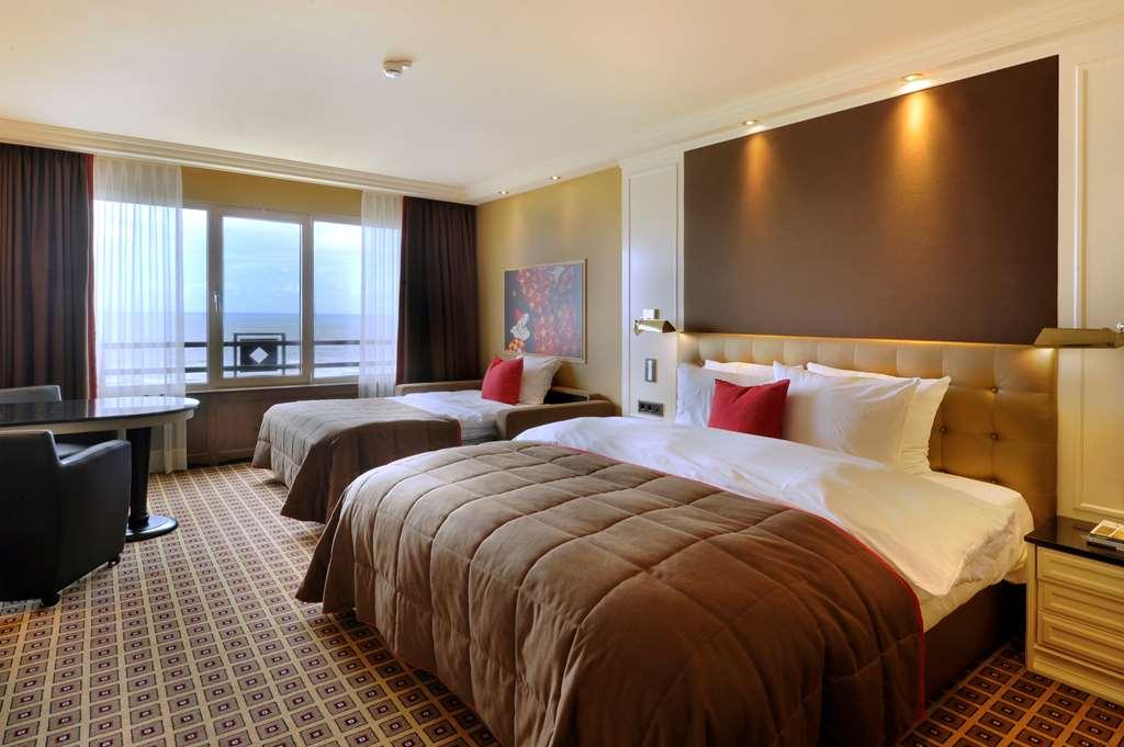 Grand Hotel Huis Ter Duin ノールトウェイク エクステリア 写真 A room at the hotel