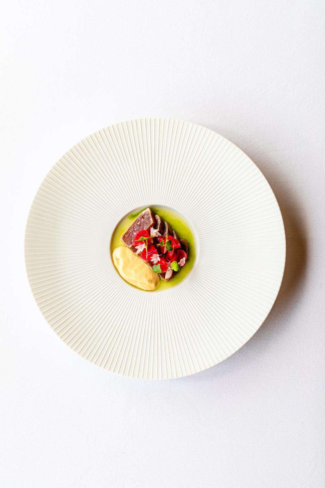 Grand Hotel Huis Ter Duin ノールトウェイク エクステリア 写真 A plate of food