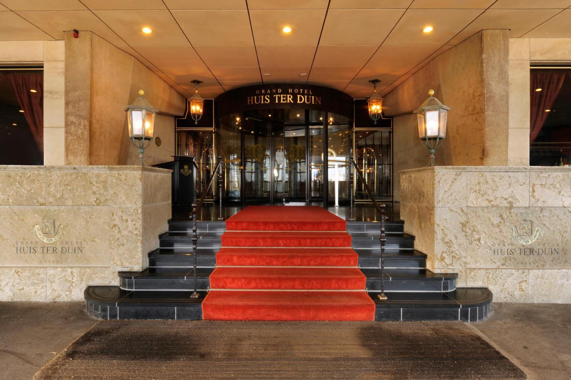 Grand Hotel Huis Ter Duin ノールトウェイク エクステリア 写真 Entrance of the hotel