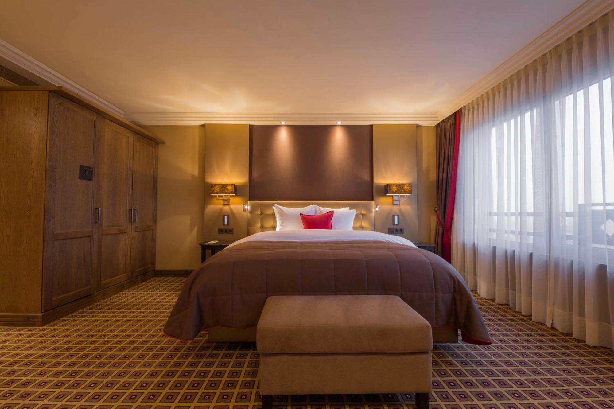 Grand Hotel Huis Ter Duin ノールトウェイク 部屋 写真 A bedroom at the InterContinental London