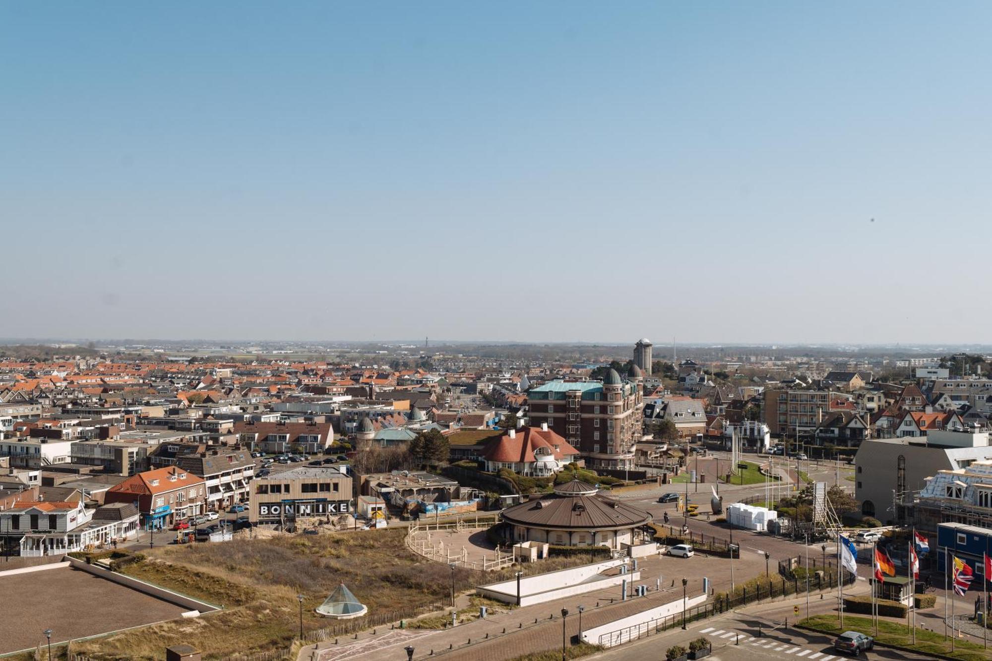 Grand Hotel Huis Ter Duin ノールトウェイク 部屋 写真 View of the town