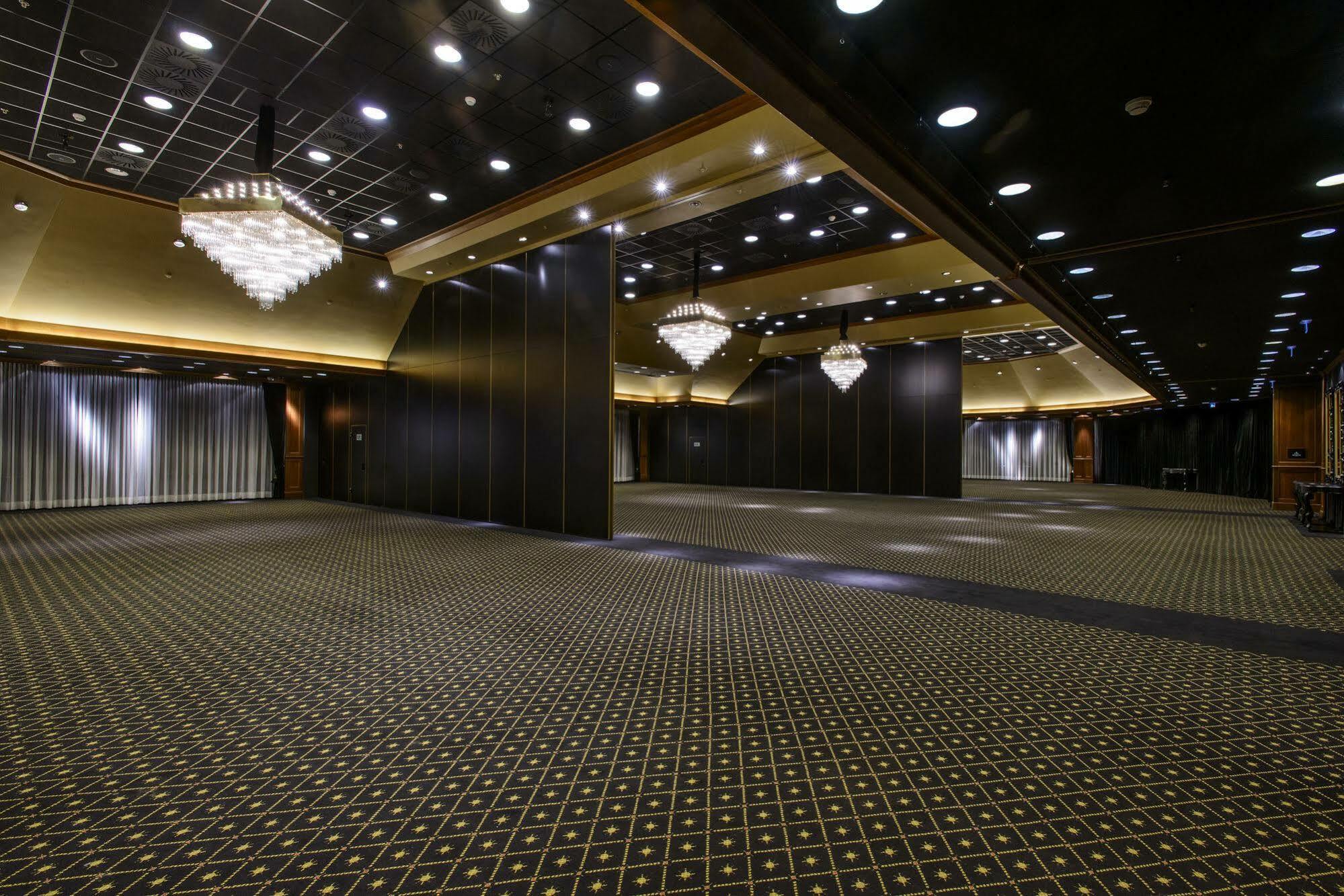 Grand Hotel Huis Ter Duin ノールトウェイク エクステリア 写真 The interior of the ballroom