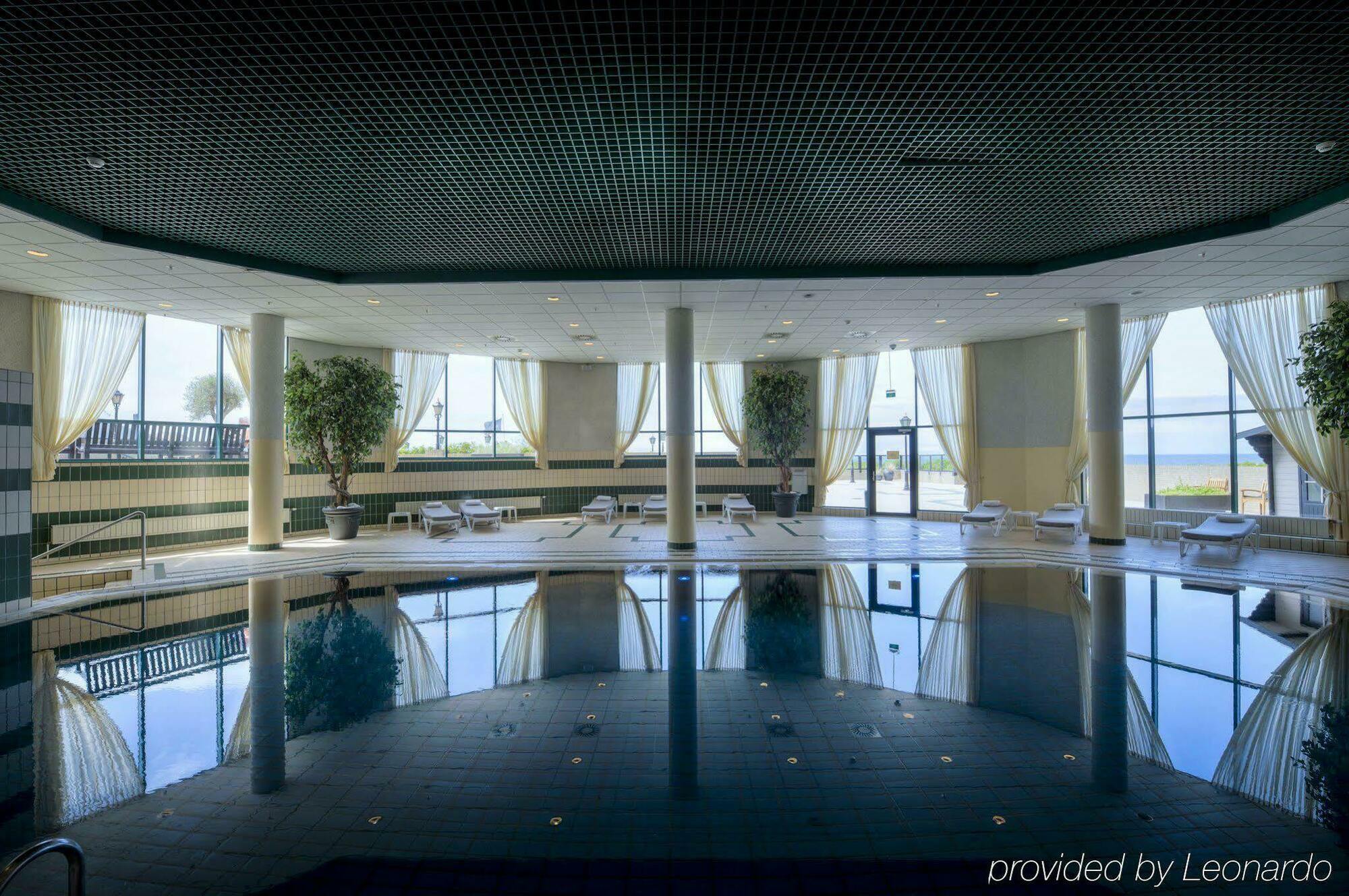 Grand Hotel Huis Ter Duin ノールトウェイク エクステリア 写真 The interior of the terminal